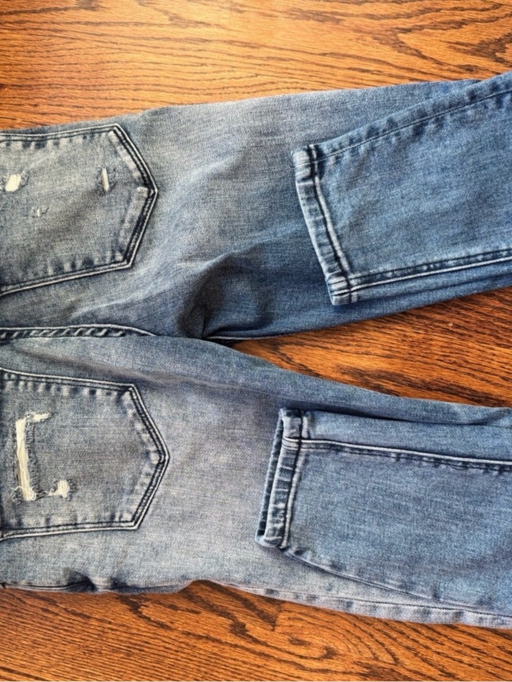 Vervet Classic Light Blue Skinny Jeans with Subtle Distressing
